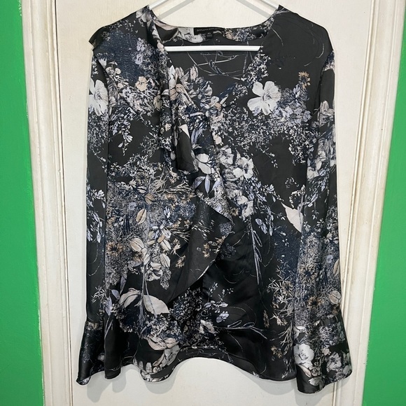 Banana Republic Grey Floral Blouse - Picture 7 of 8